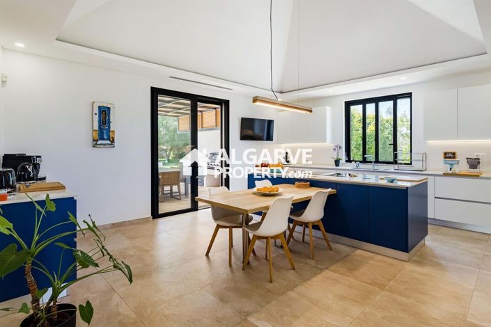 Image No.17-4 Bed Villa for sale