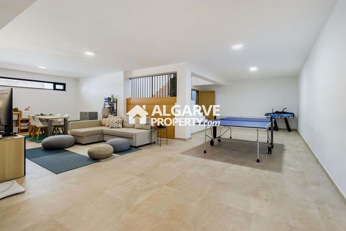 Image No.32-4 Bed Villa for sale