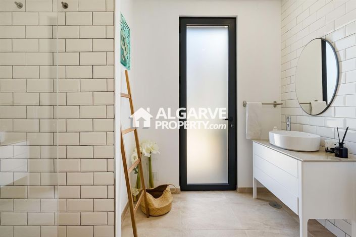 Image No.36-4 Bed Villa for sale