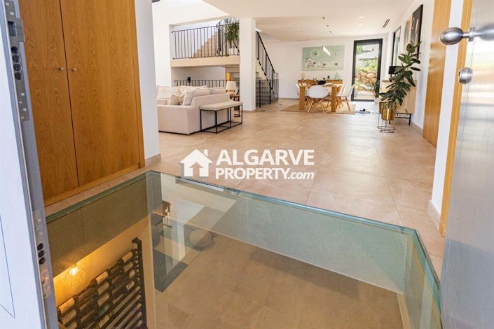 Image No.7-4 Bed Villa for sale