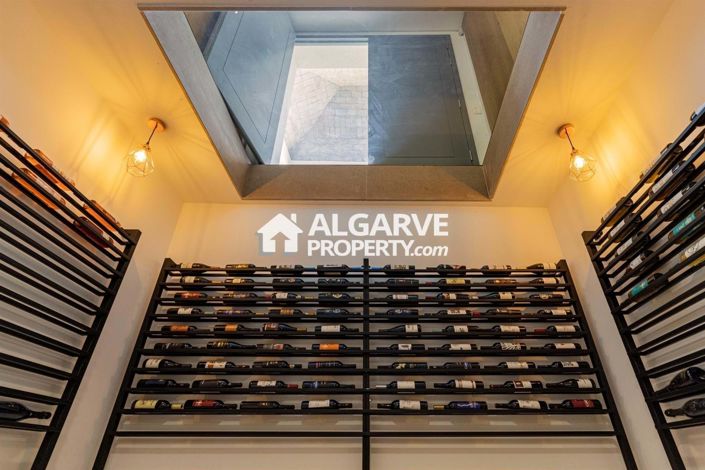 Image No.9-4 Bed Villa for sale