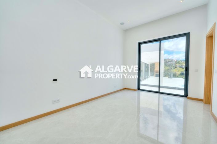 Image No.19-4 Bed Villa for sale