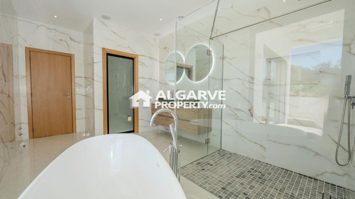 Image No.25-4 Bed Villa for sale