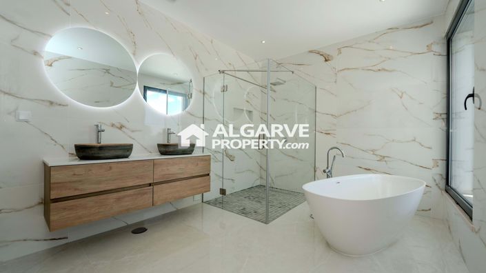 Image No.27-4 Bed Villa for sale