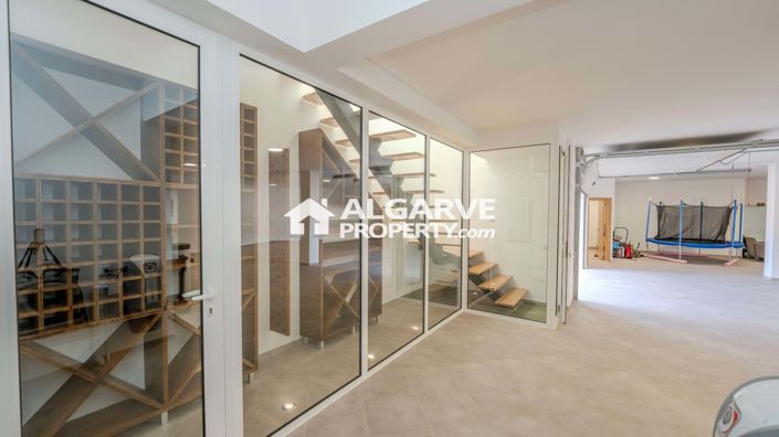 Image No.34-4 Bed Villa for sale