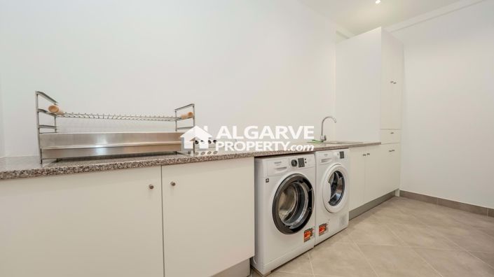 Image No.37-4 Bed Villa for sale