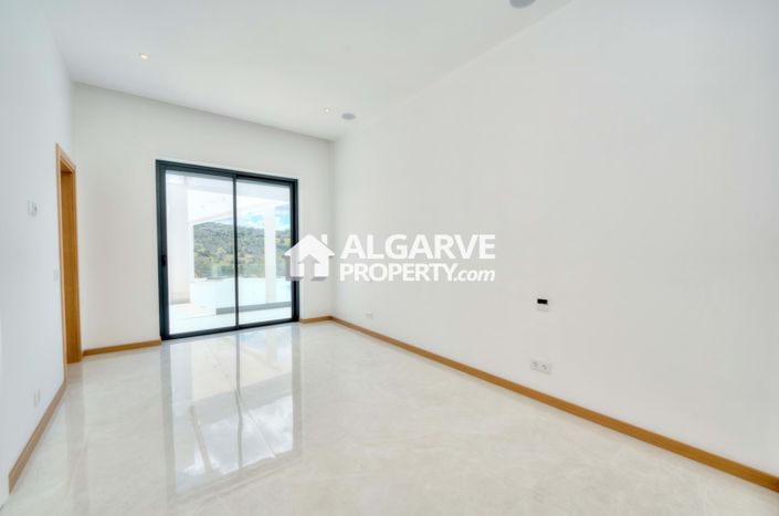 Image No.48-4 Bed Villa for sale