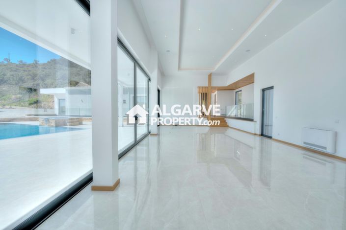 Image No.8-4 Bed Villa for sale