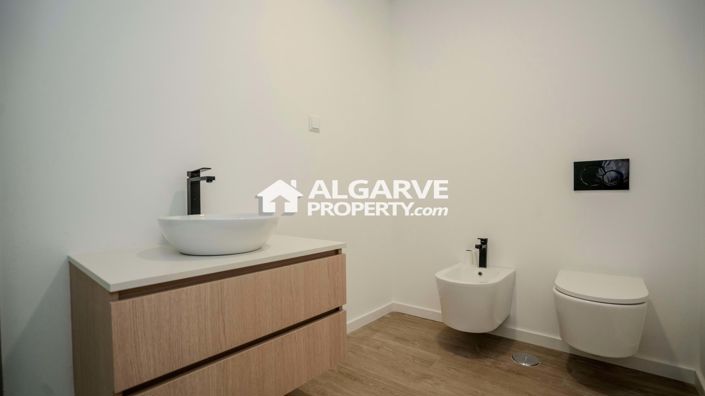 Image No.13-3 Bed Apartment for sale