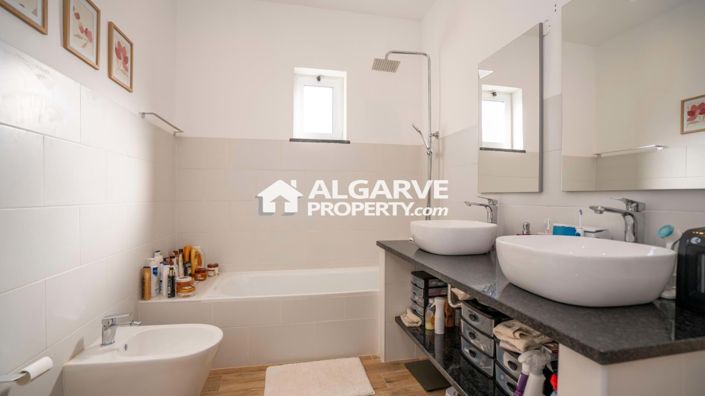 Image No.14-4 Bed Villa for sale