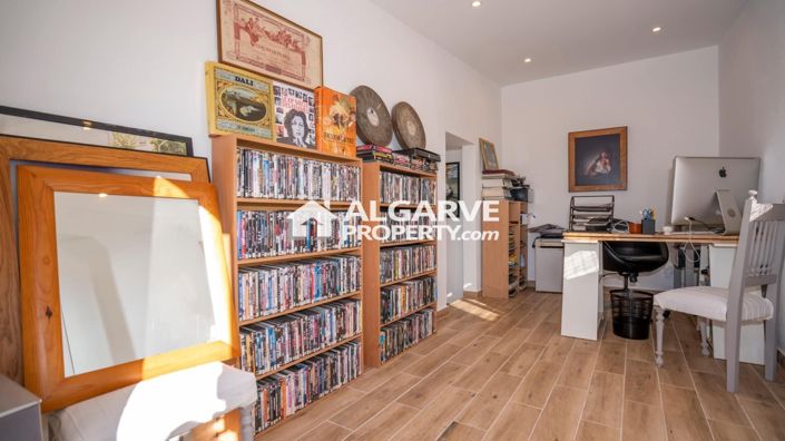 Image No.22-4 Bed Villa for sale