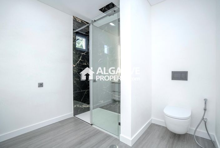 Image No.24-3 Bed Villa for sale