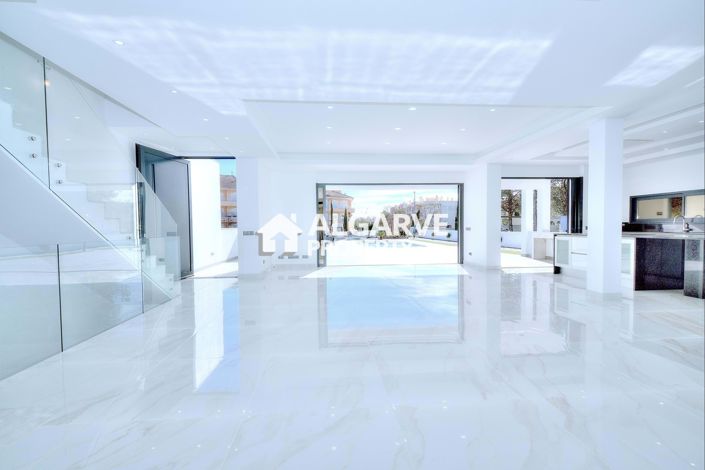 Image No.4-3 Bed Villa for sale