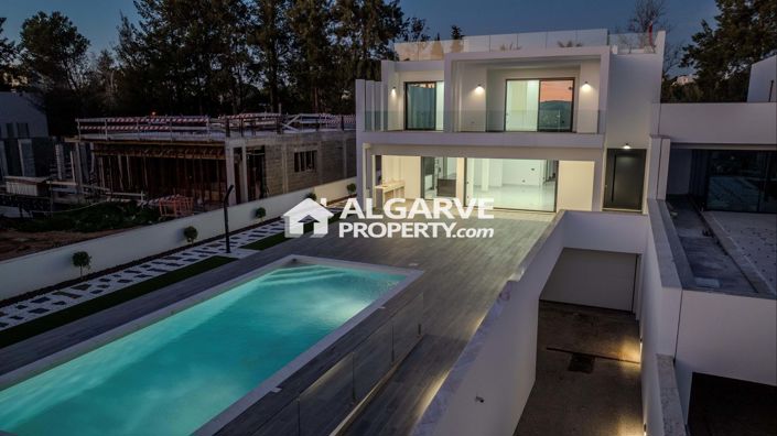 Image No.54-3 Bed Villa for sale