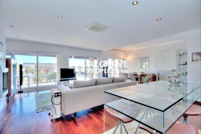 Image No.10-3 Bed Villa for sale