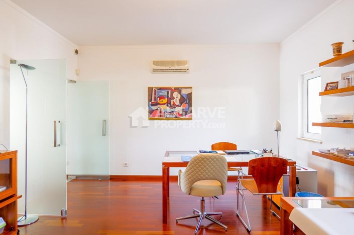 Image No.29-3 Bed Villa for sale