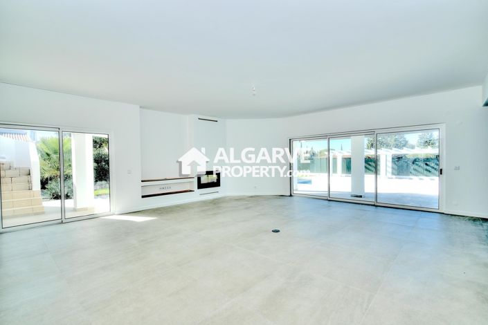 Image No.2-Villa de 4 chambres à vendre à Vilamoura