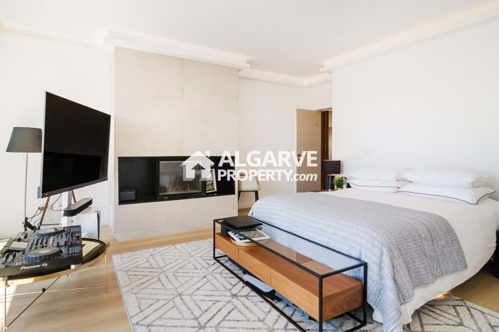 Image No.18-5 Bed Apartment for sale