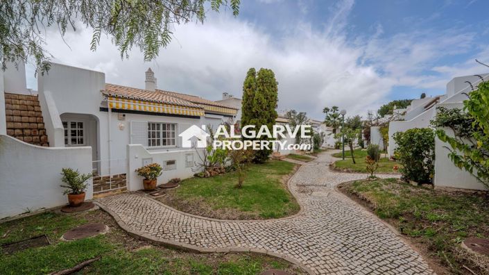 Image No.1-1 Bed Villa for sale