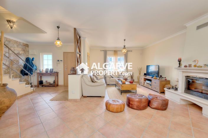 Image No.2-3 Bed Villa for sale