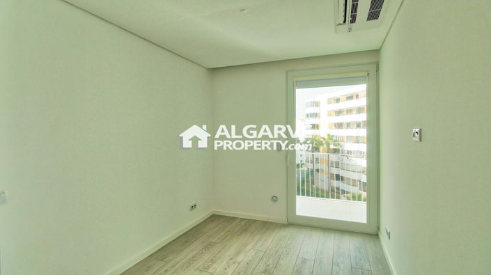 Image No.12-3 Bed Apartment for sale