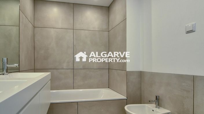 Image No.16-3 Bed Apartment for sale