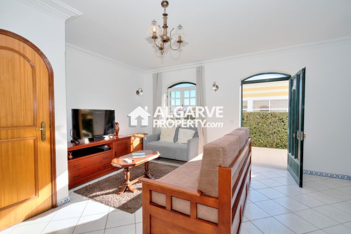 Image No.12-2 Bed Townhouse for sale