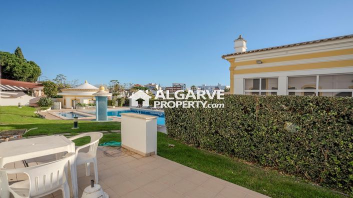 Image No.18-2 Bed Townhouse for sale