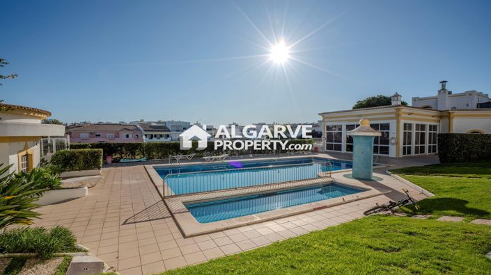 Image No.21-2 Bed Townhouse for sale