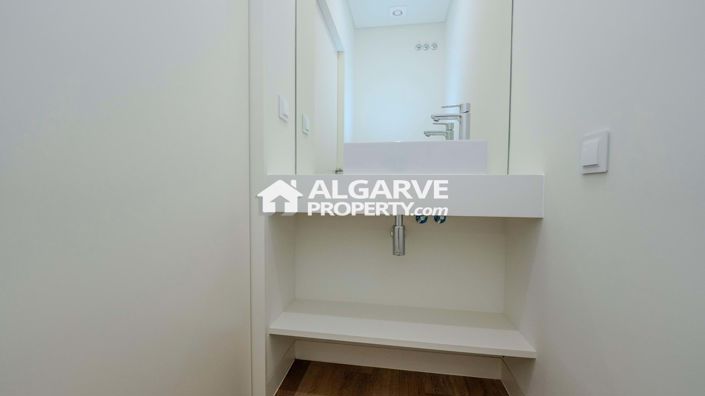 Image No.10-3 Bed Semi-Detached for sale