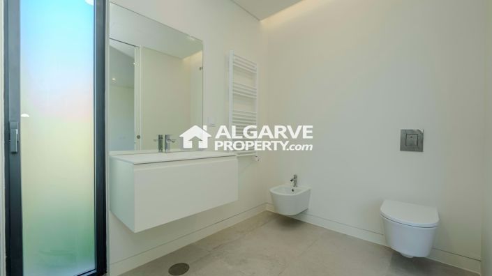 Image No.12-3 Bed Semi-Detached for sale