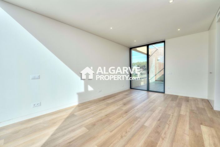 Image No.15-3 Bed Semi-Detached for sale