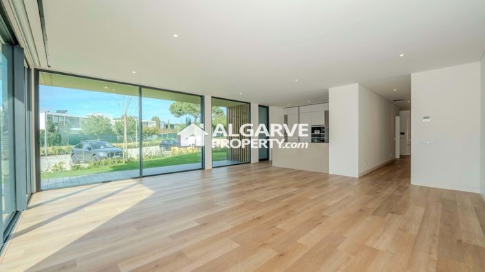 Image No.2-3 Bed Semi-Detached for sale