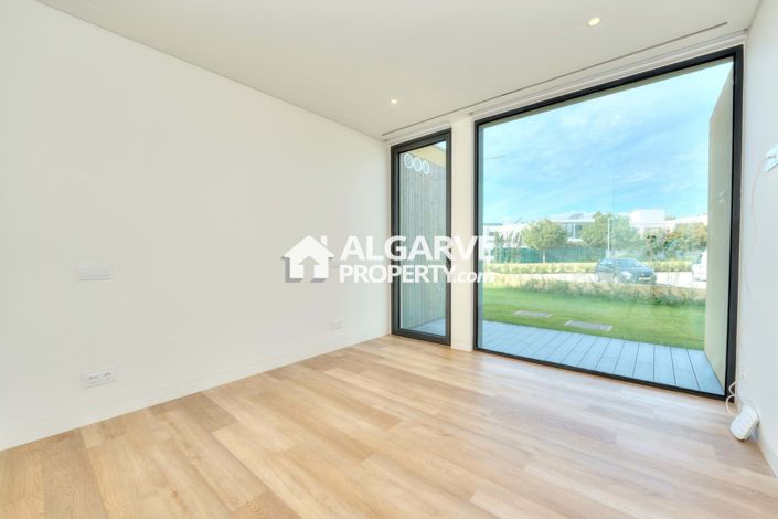 Image No.20-3 Bed Semi-Detached for sale