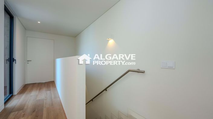 Image No.21-3 Bed Semi-Detached for sale