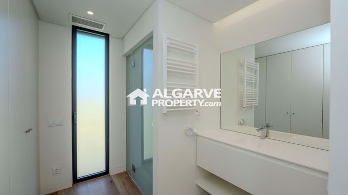 Image No.24-3 Bed Semi-Detached for sale