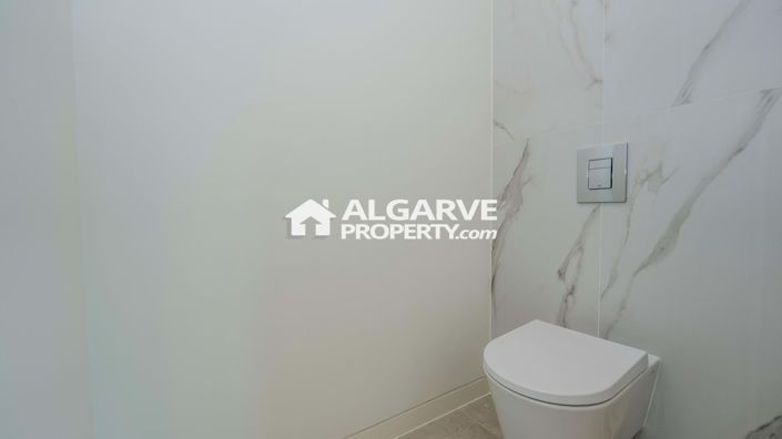 Image No.25-3 Bed Semi-Detached for sale