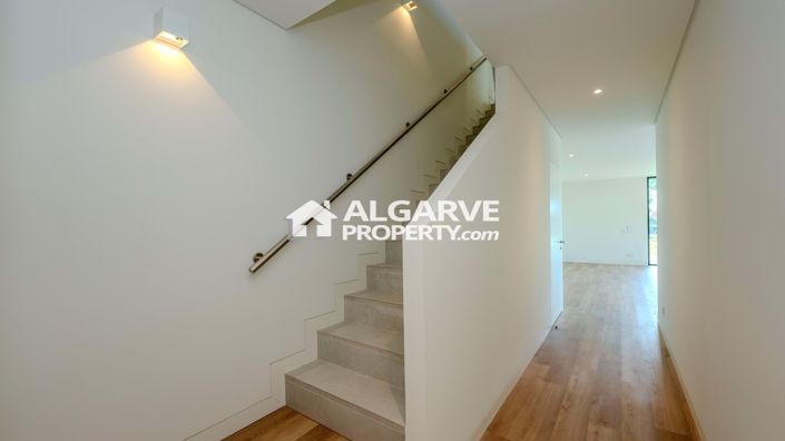 Image No.26-3 Bed Semi-Detached for sale