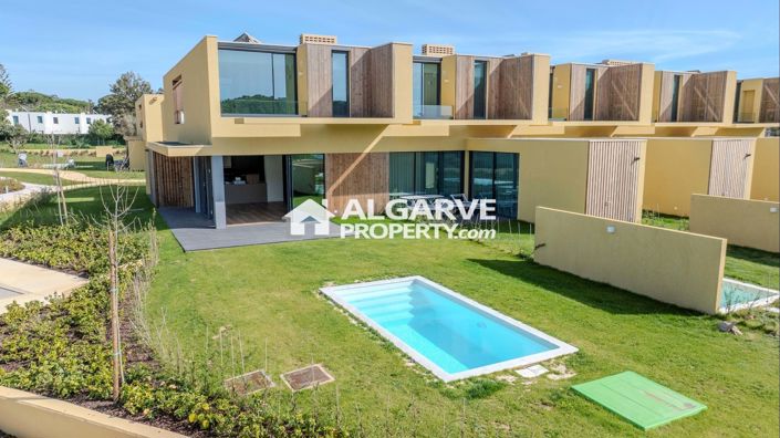 Image No.35-3 Bed Semi-Detached for sale