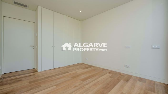 Image No.4-3 Bed Semi-Detached for sale