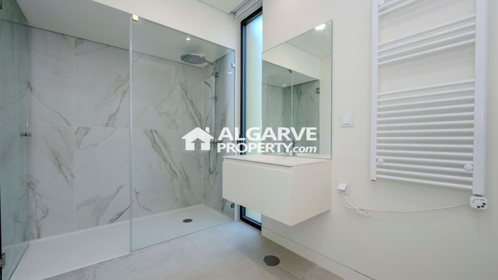 Image No.5-3 Bed Semi-Detached for sale