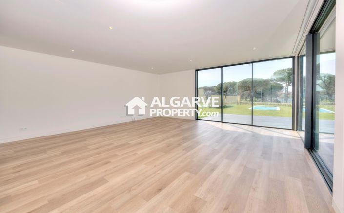 Image No.6-3 Bed Semi-Detached for sale