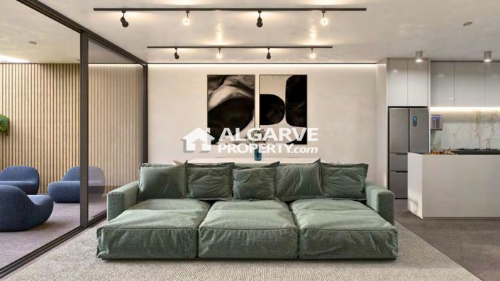 Image No.10-3 Bed Townhouse for sale