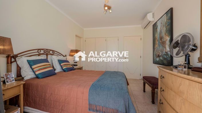 Image No.19-3 Bed Townhouse for sale