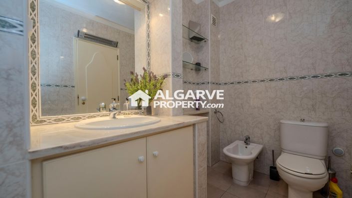 Image No.22-3 Bed Townhouse for sale