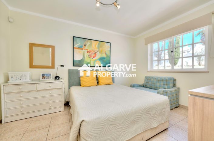 Image No.16-3 Bed Townhouse for sale