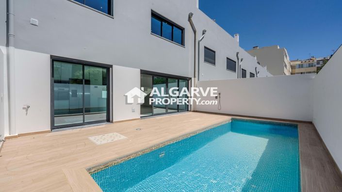 Image No.1-3 Bed Villa for sale