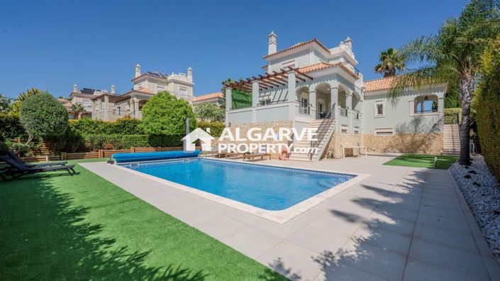 Image No.1-4 Bed Villa for sale