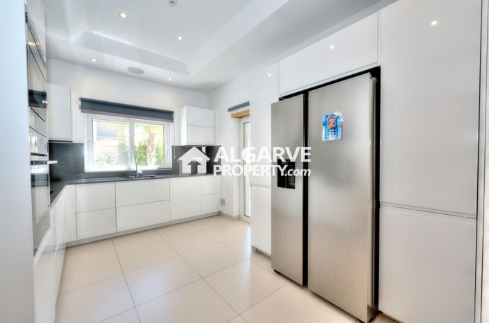 Image No.2-4 Bed Villa for sale