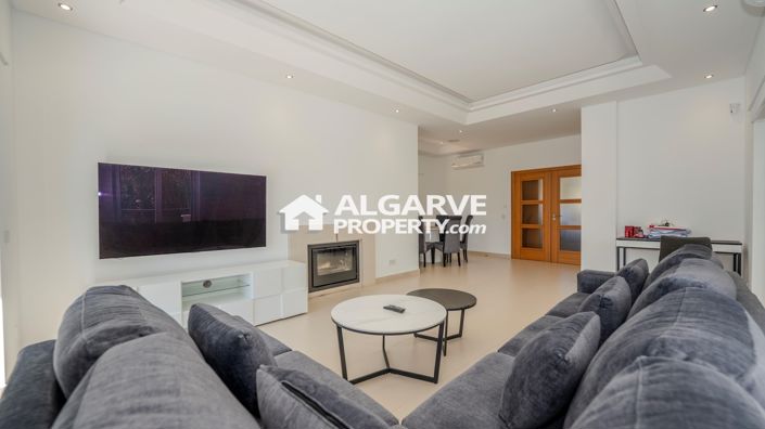 Image No.4-4 Bed Villa for sale